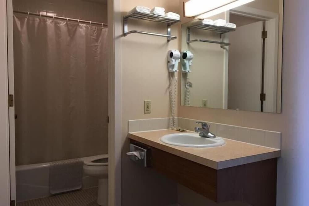 Basic Double Room photo 2