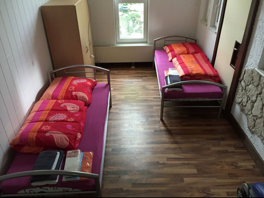 Twin Room, Shared Bathroom photo 1