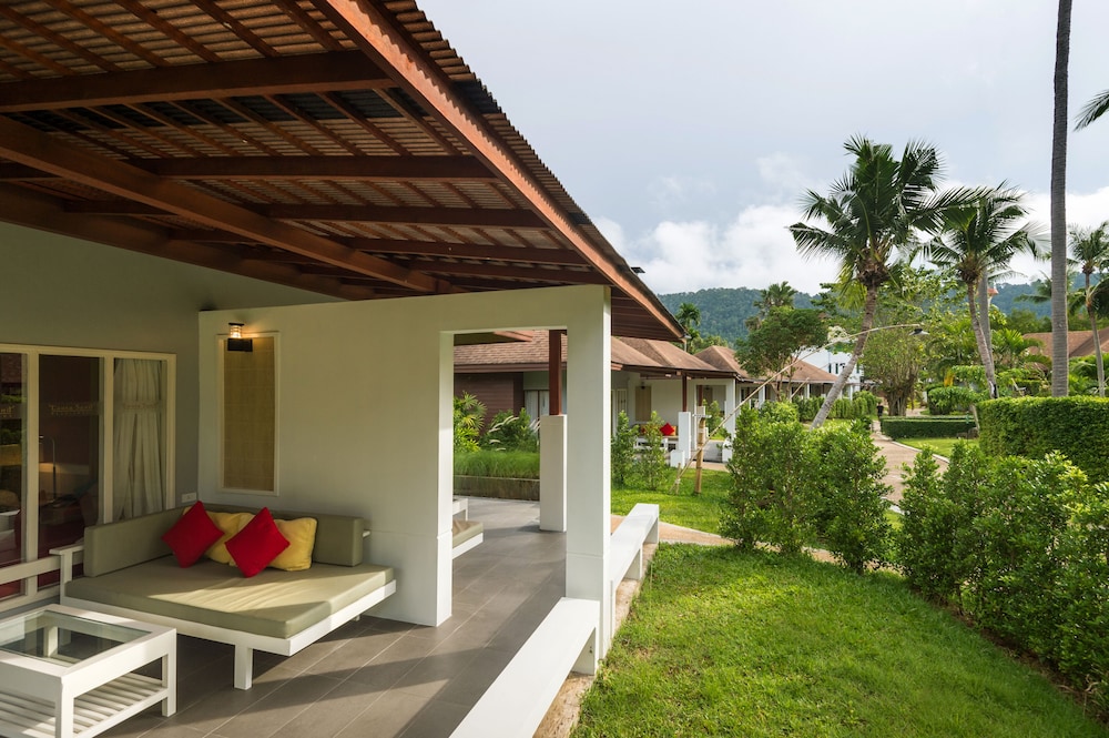 Villa Plunge Pool - Photo 14
