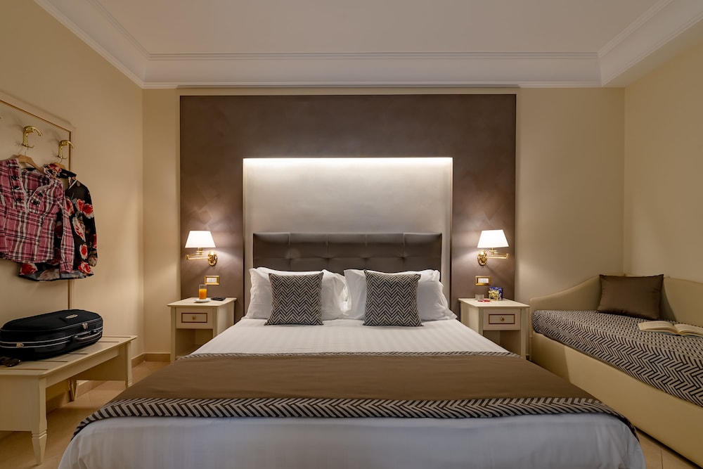 Superior Room, City View (202) - Photo 3