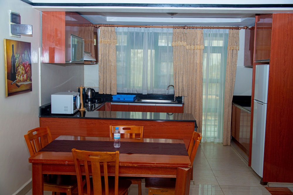 Suite, 2 Bedrooms photo 3