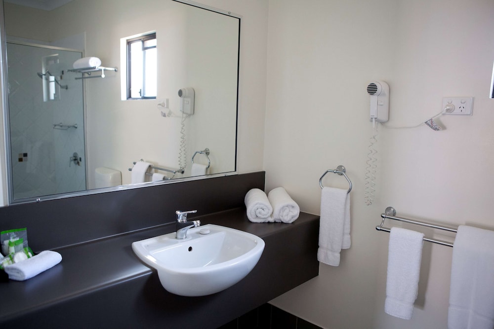 Suite, Multiple Beds, Non Smoking photo 3