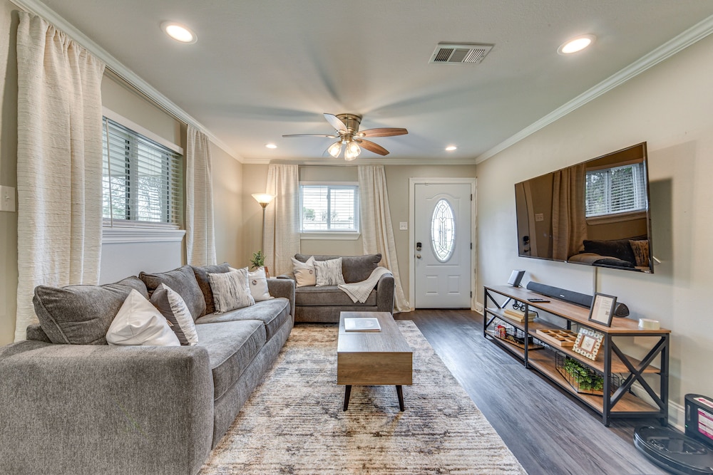 House (2 Bedrooms)