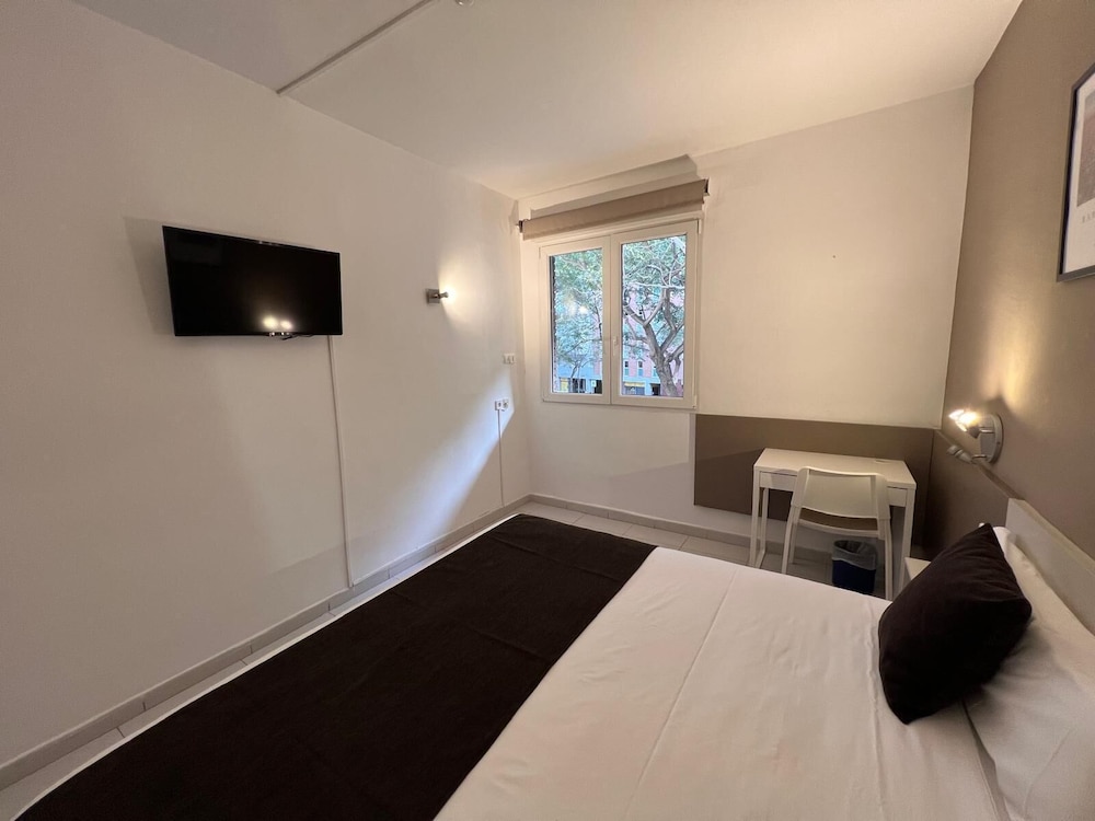 Double Room with an Extra Bed photo 3