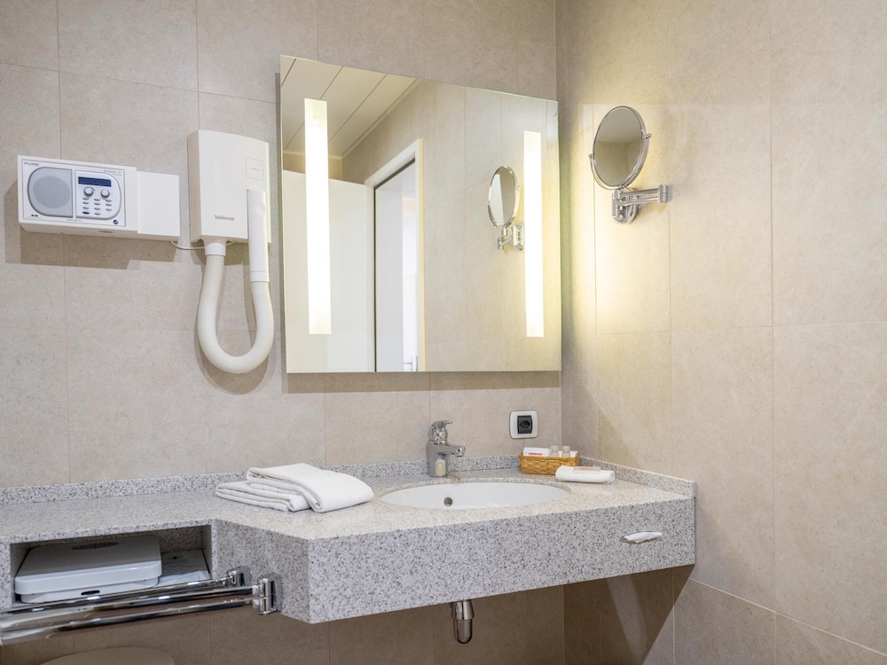 Superior Double Room Single Use photo 3