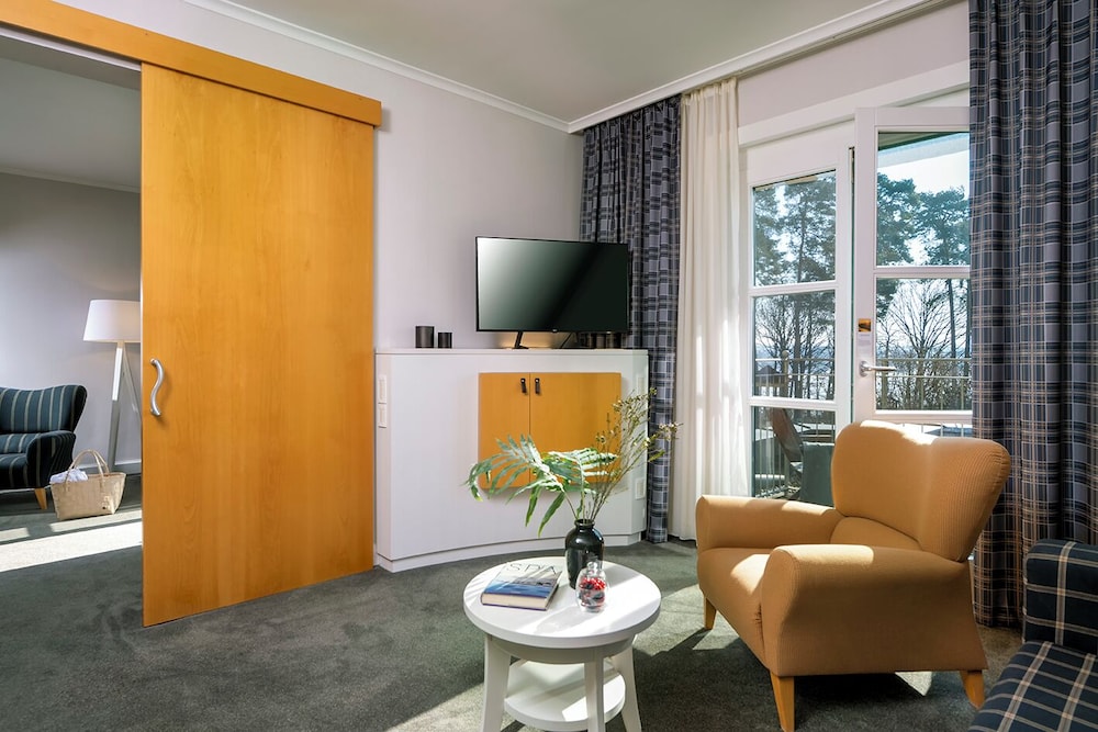Suite, Lakeside Suite, Lakeside