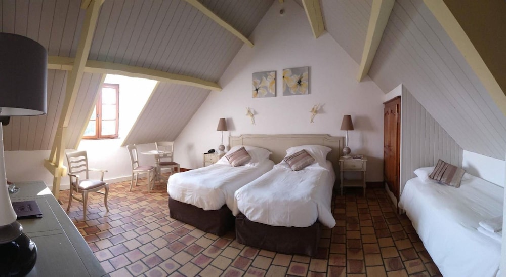 Superior Triple Room photo 3