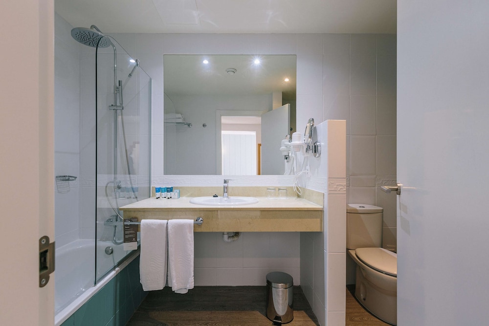 Suite, Balcony (2 Adults + 2 Children) photo 2