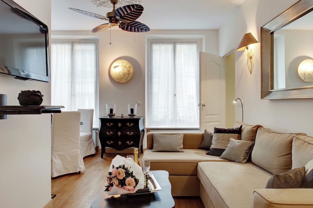 Apartment photo 1