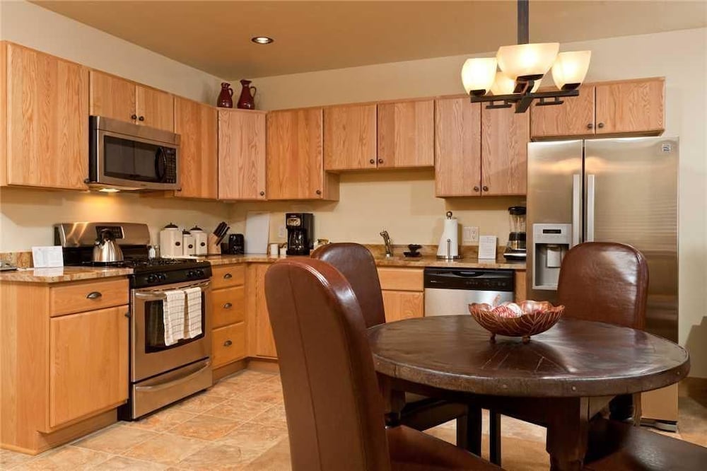 Apartment photo 2
