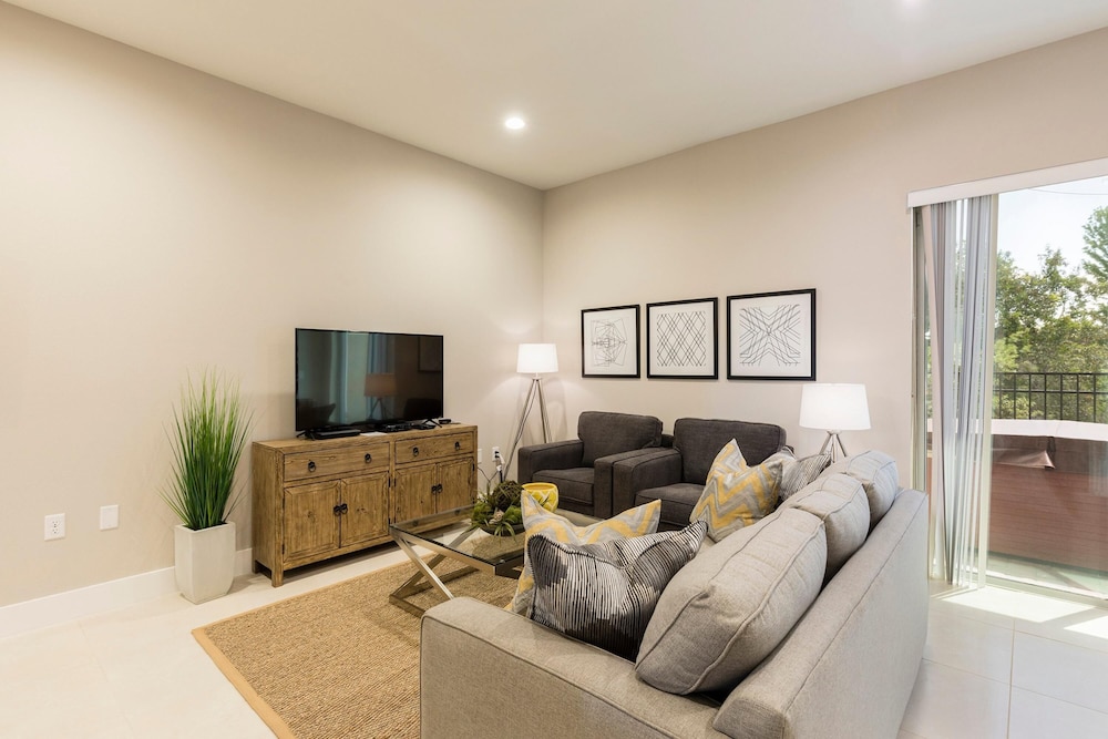 4 BR 4 BA Villa 5min Disney Family Getaway, Billede 22