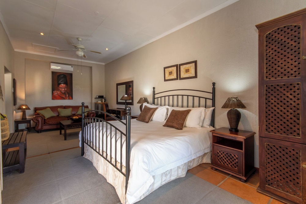 Luxury Suite photo 2