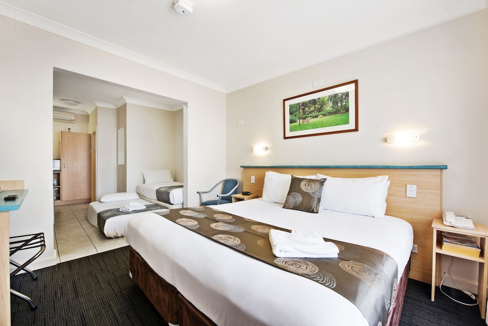 Deluxe Triple Room photo 1