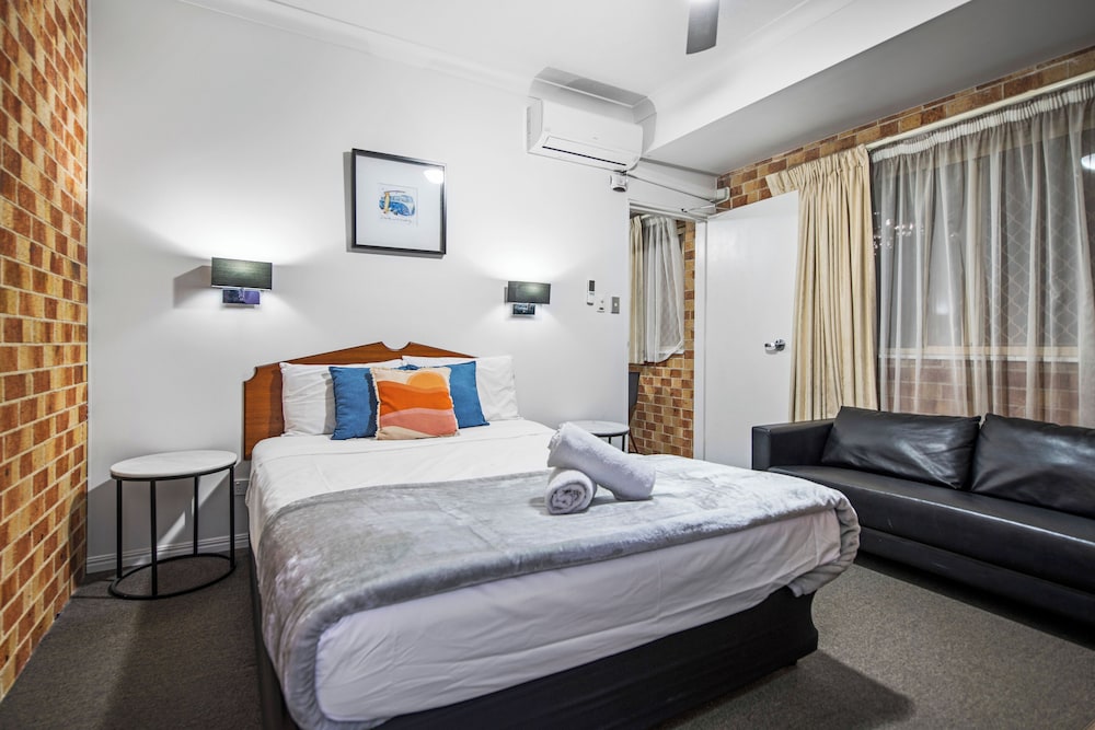 Standard Suite, Multiple Bedrooms (Interconnecting Unit)