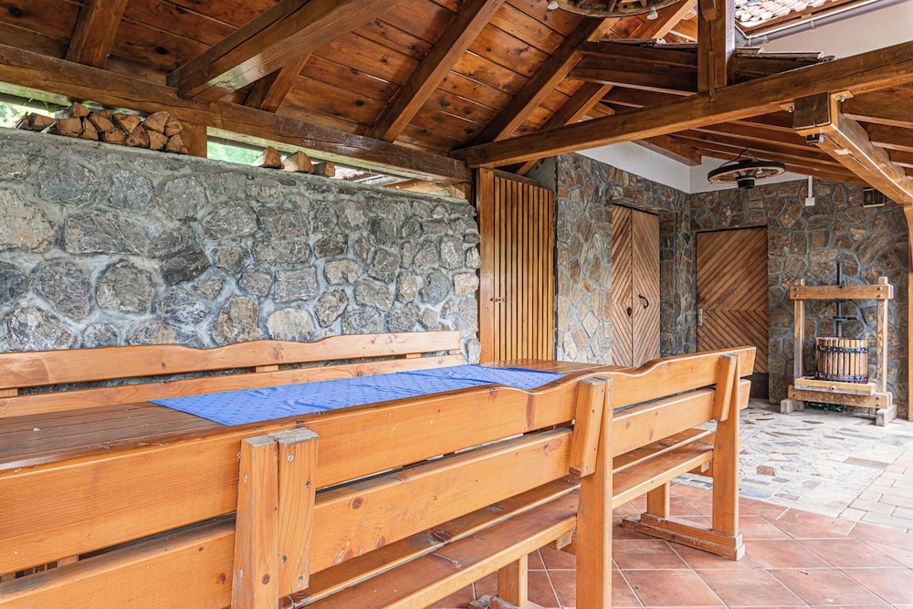 Honeymoon House, Multiple Bedrooms, Mountainside (Rainbow Cottage In The Vineyards) photo 3