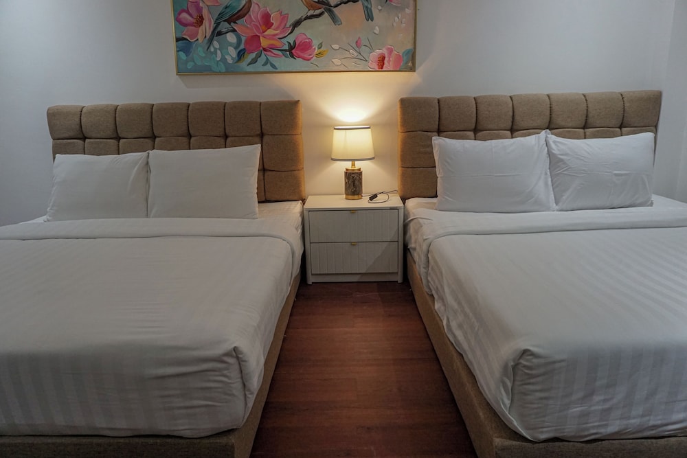 Executive Room - Photo 1