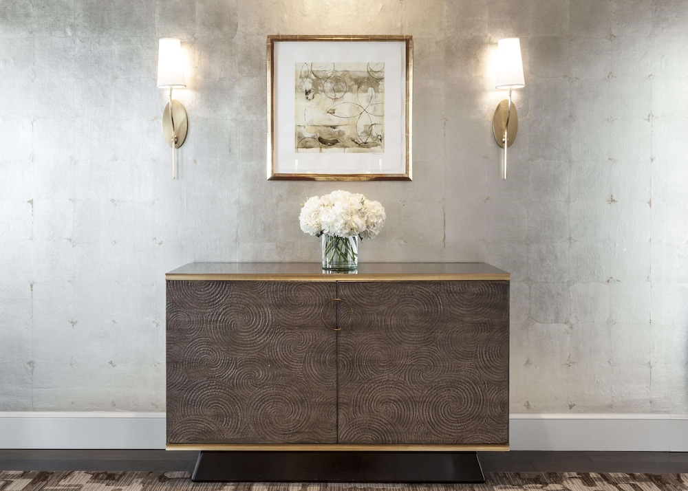 Suite, 1 King Bed (Tony Bennett Legacy)