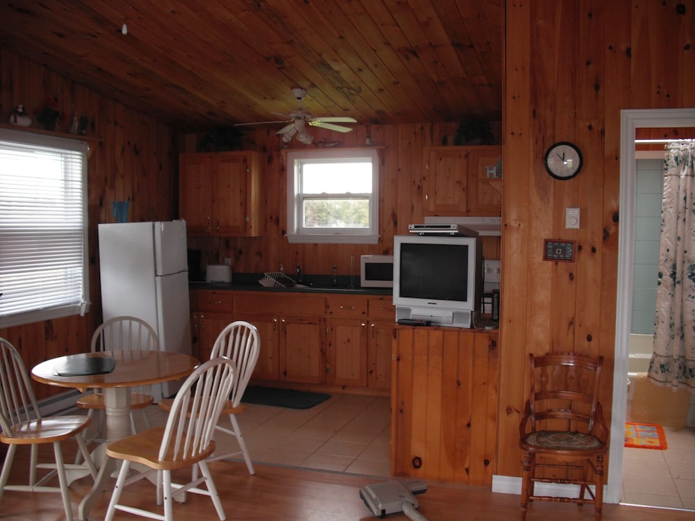Deluxe Cottage, 2 Bedrooms, Ocean View (Janet) photo 3