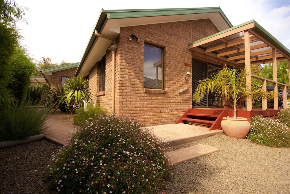 The Deck(One Bedroom 2 people | Two Bedroom 4 people) photo 3