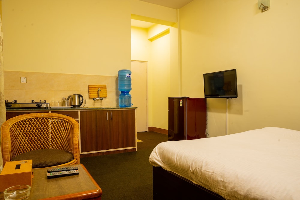 Basic Studio, 1 Queen Bed, Kitchenette photo 1