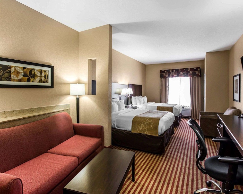 Suite, 2 Queen Beds, Non Smoking - Photo 2