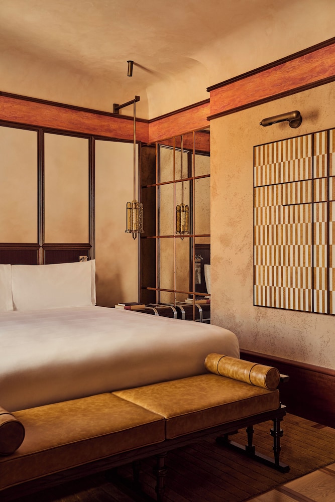 Superior Room, 1 King Bed