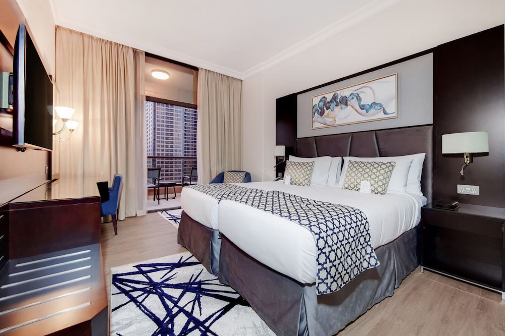 Two Bedroom Apartment with City View photo 2