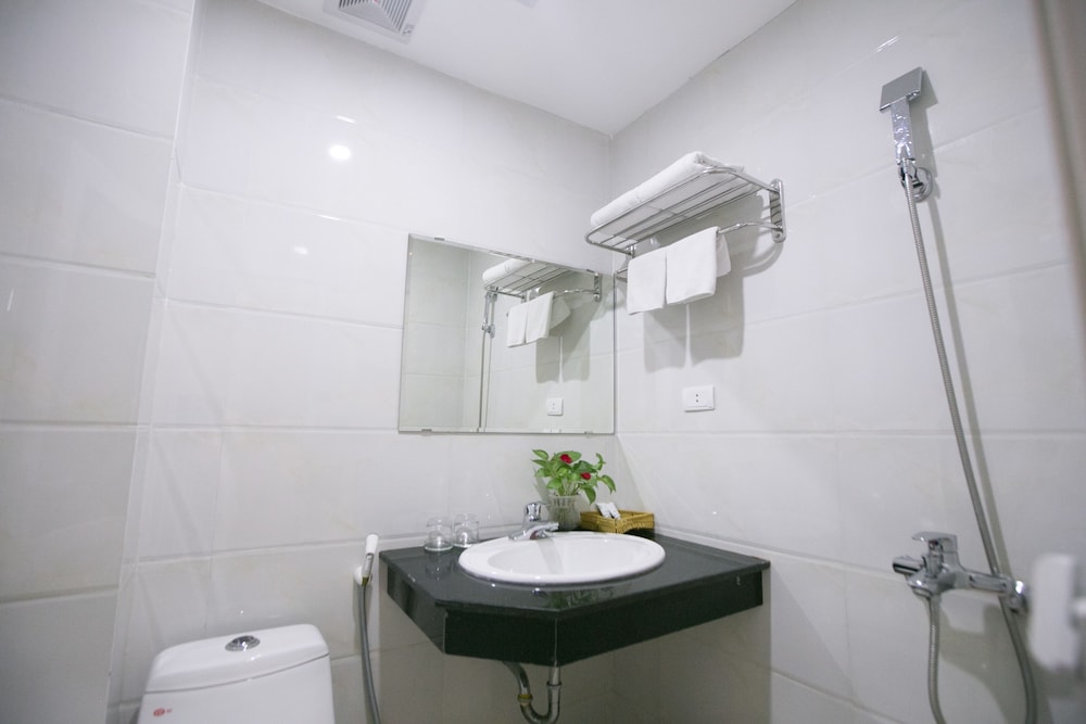 Deluxe Triple Room, Smoking