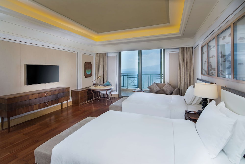 Deluxe Suite, Lake View photo 2