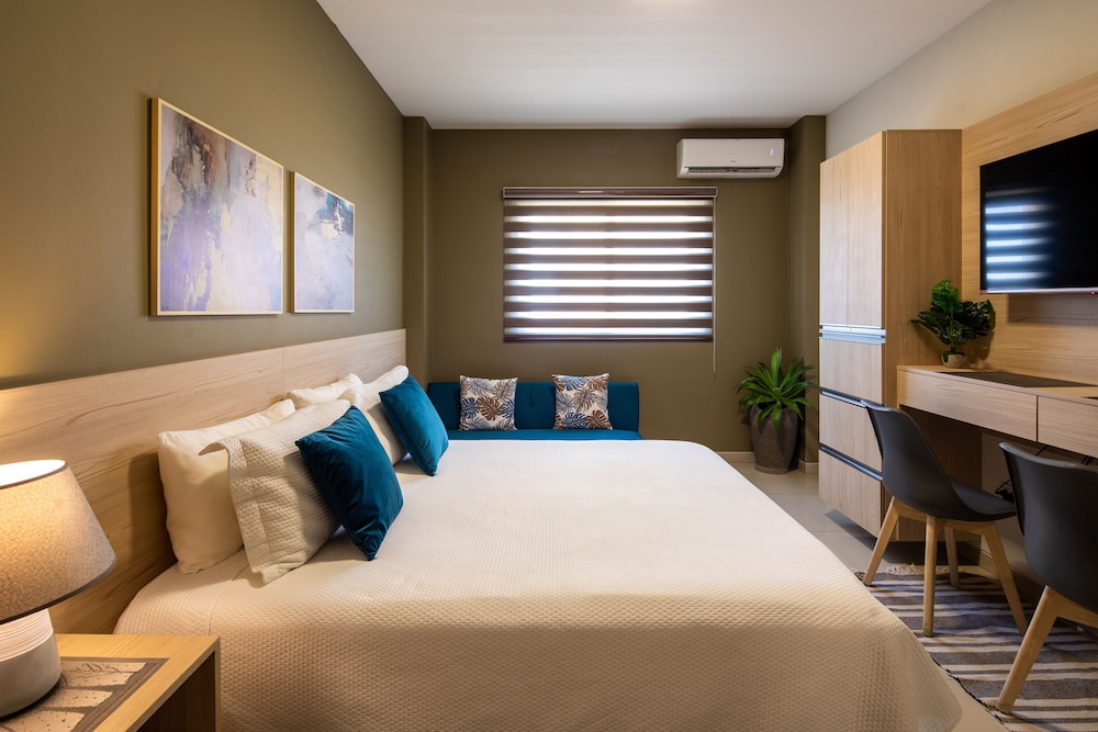 Standard Suite, 1 Queen Bed photo 1
