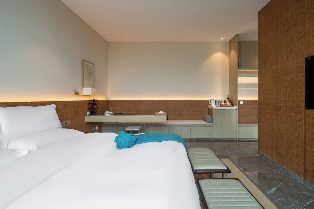 Superior Double Room, Lake View photo 2