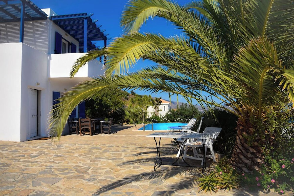 Seaview Villa Theo