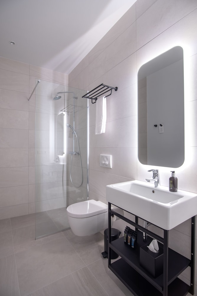 Family Suite - Photo 7