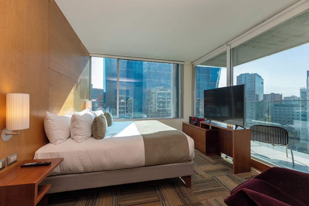Suite, 1 King Bed, Non Smoking, Balcony (Living Room) - Photo 1