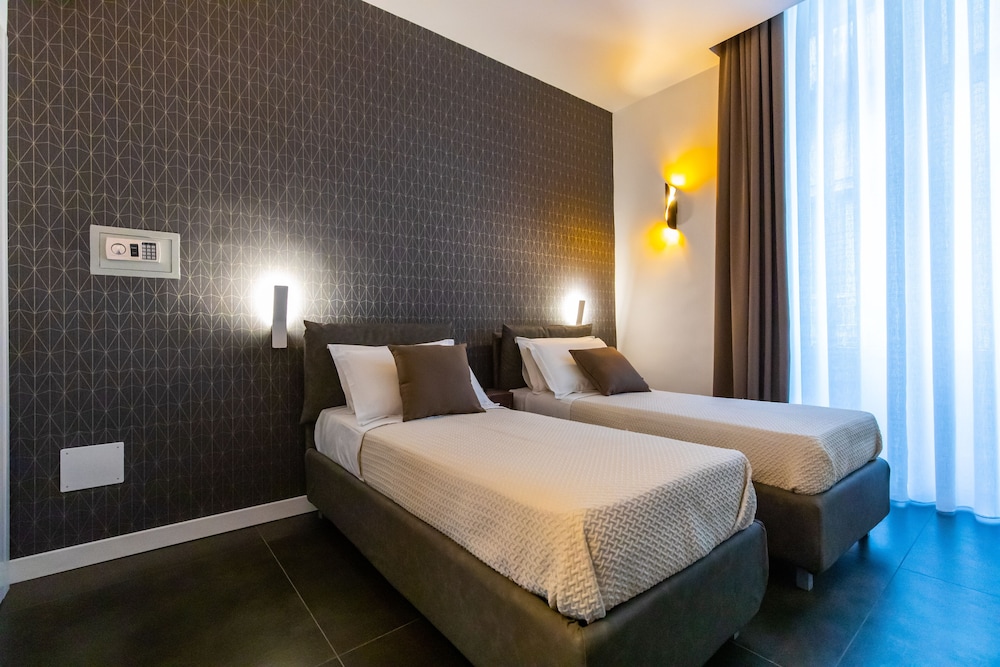 Classic Double or Twin Room, City View photo 3