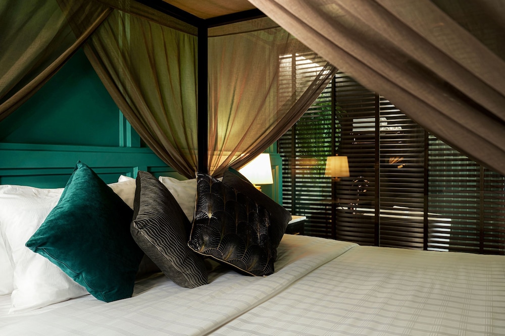 Deluxe Room, 1 King Bed - Photo 8