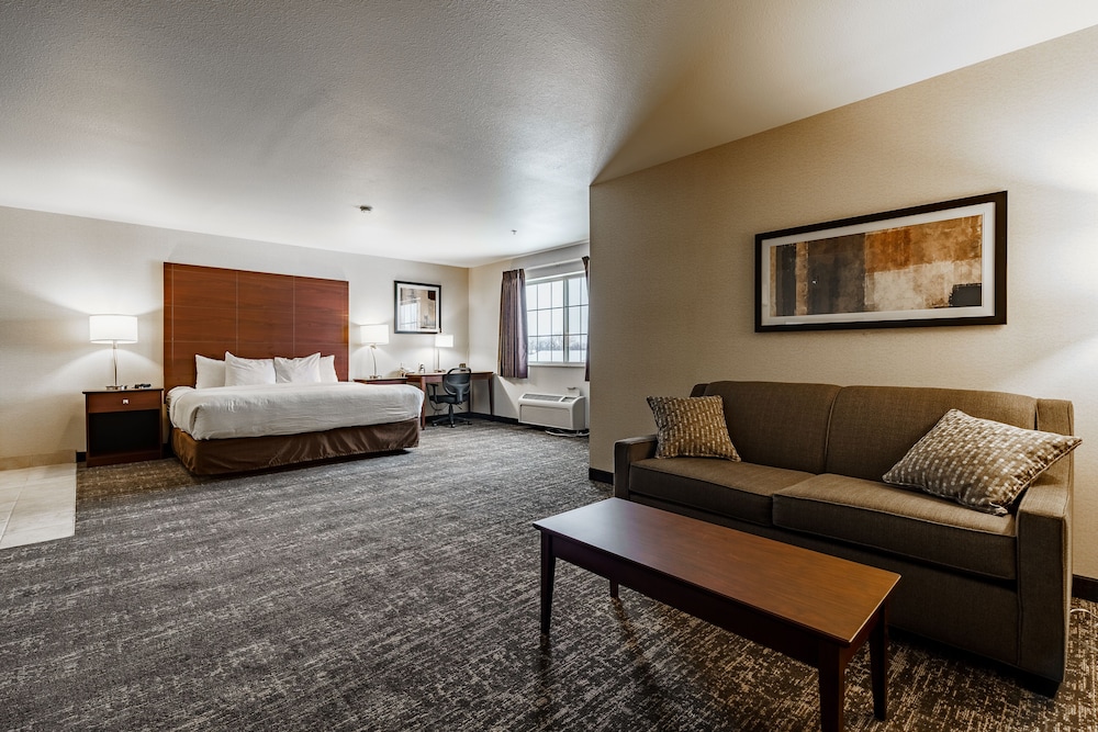 Suite, 1 King Bed, Non Smoking, Jetted Tub - Photo 1