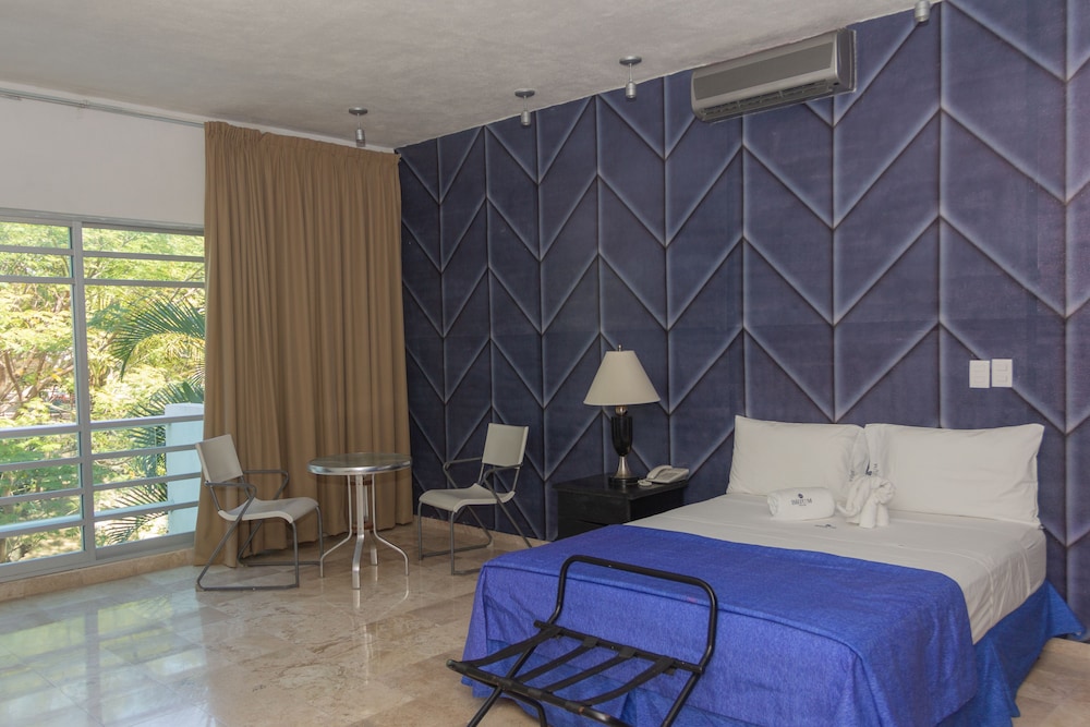 Single Room, 1 Queen Bed