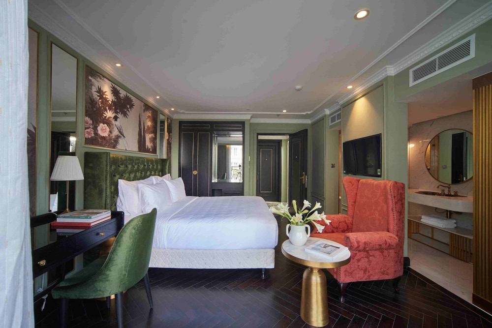 Deluxe Room, Balcony, City View