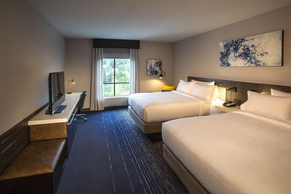Room, 2 Queen Beds, Accessible (Mobility & Hearing, Roll-in Shower) - Photo 2