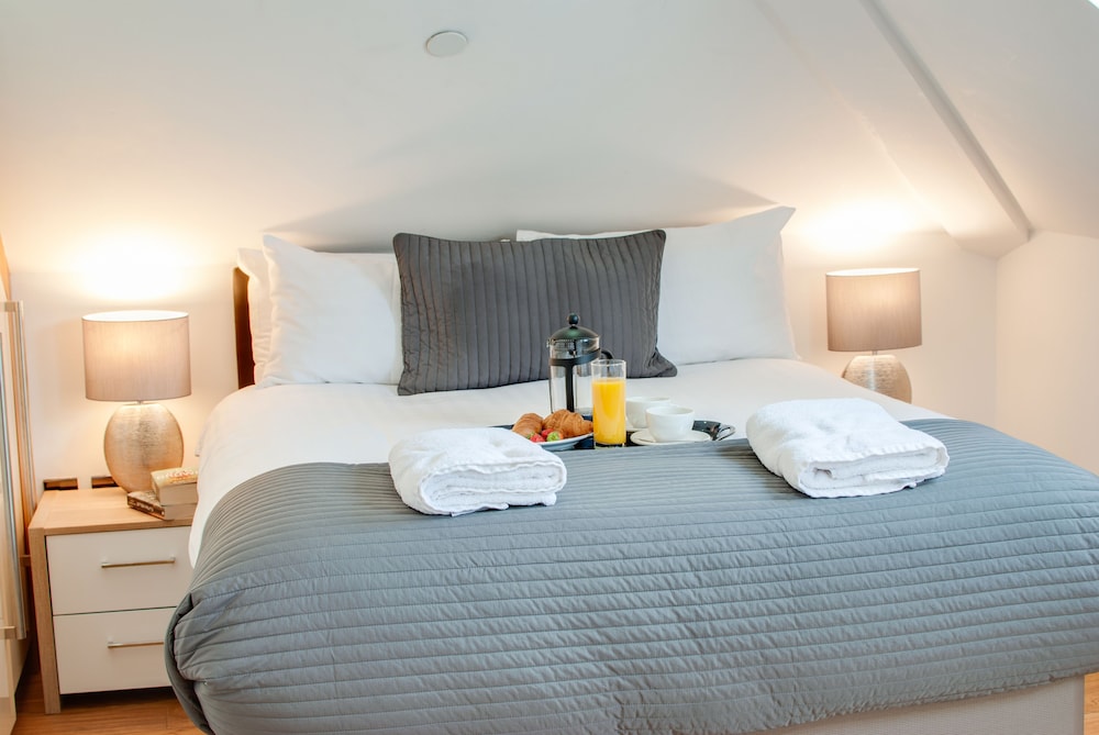 Penthouse, 2 Bedrooms (Sleeps 6, with Sofa Bed) photo 2
