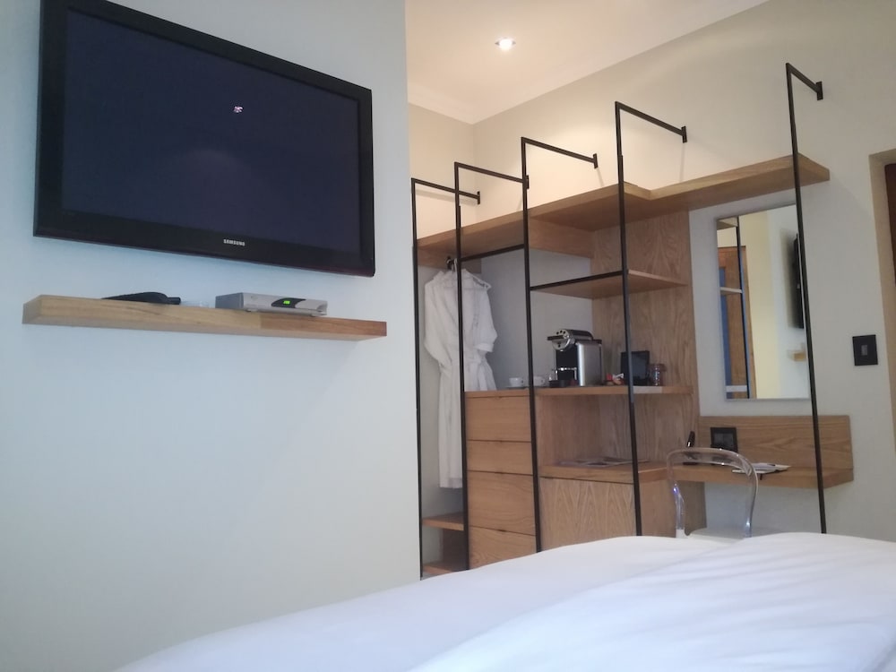 Economy Double Room, 1 Queen Bed, Ground Floor - Photo 6