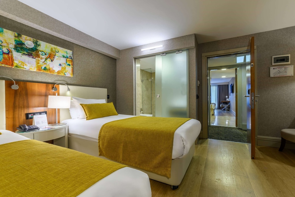 4 Single Beds, Economic Family Suite, Non-Smoking photo 1