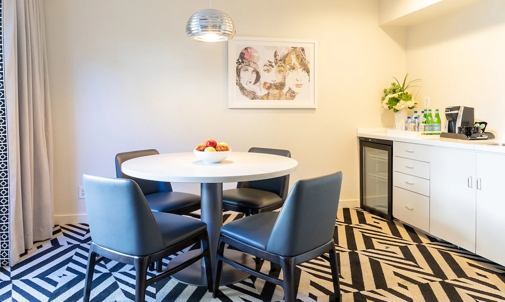 Signature Room, 1 Bedroom (Recently Renovated)