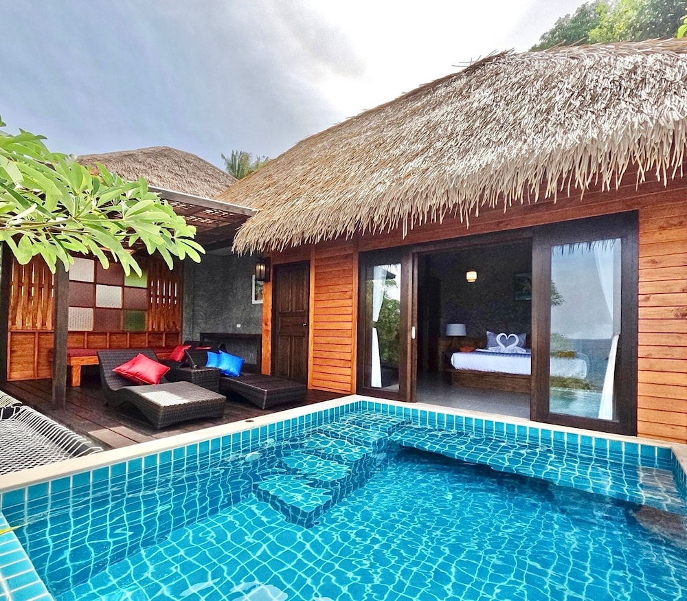 Villa with Private Pool (Free pick up and dop off at Mae Haad Pier) - Photo 3