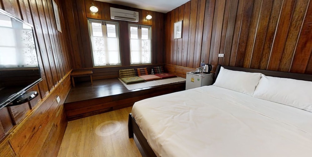 Lower Deck North Room photo 3
