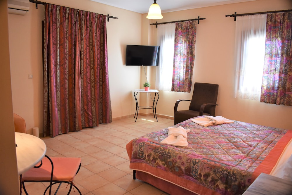 Double or Twin Room, Ground Floor - Photo 3
