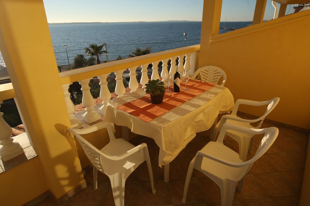 Apartment (Mladen - family friendly & amazing lo) photo 2