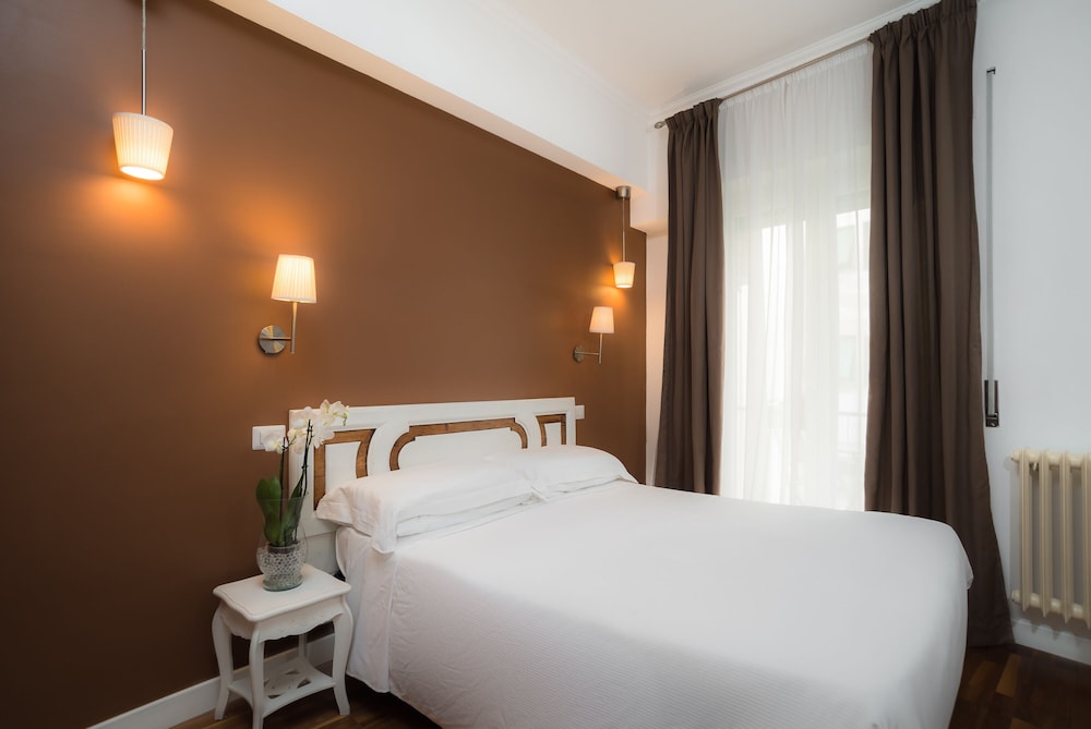 Superior Double or Twin Room photo 2