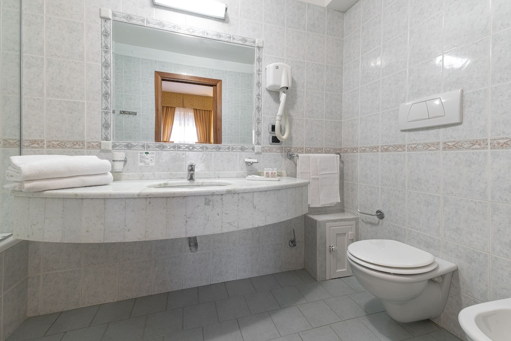 Quadruple Room - Photo 4